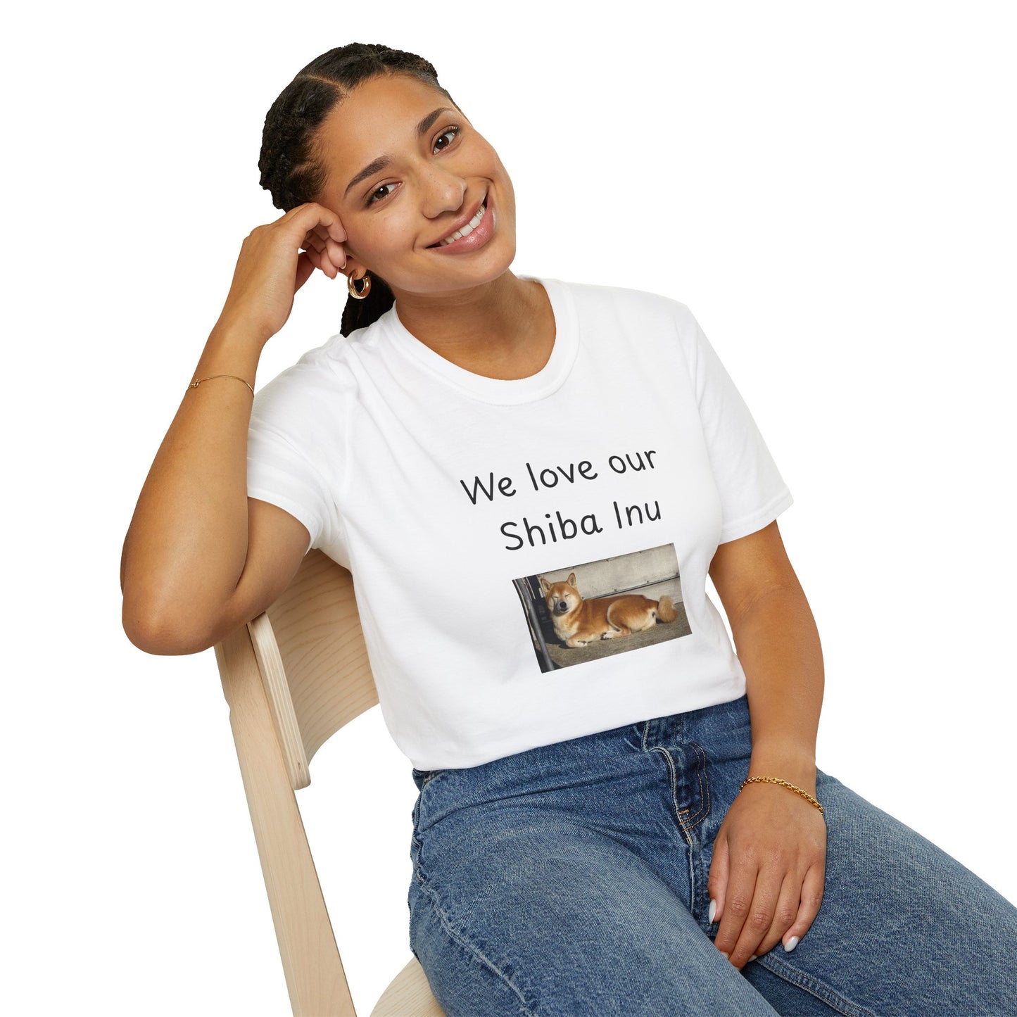 Unisex T-hemp - "Ons is lief vir ons Shiba Inu" - Honde-eienaar T-hemp