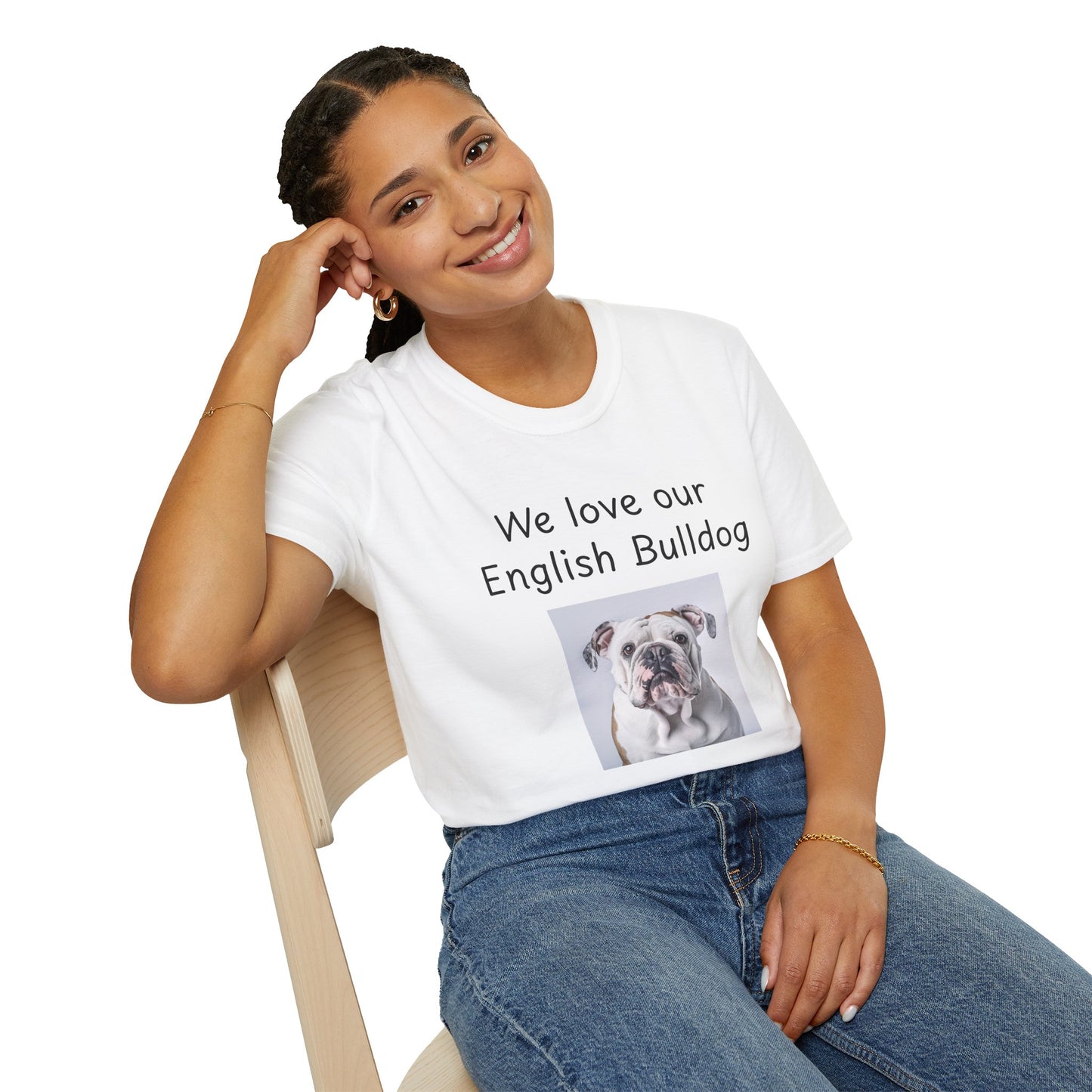 Unisex T-hemp - "Ons is lief vir ons Engelse Bulldog" - Honde-eienaar T-hemp
